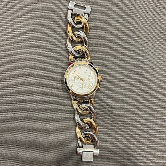 Michael Kors watch - Picture 5 of 7